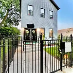 Lux Apt In Bronzeville, Min From Downtown-Rsv Now!