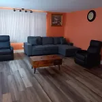 Near Midway Airport Apartment *