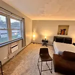 North Side Escape Modern Studio Near Shops&Dining