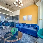 South Loop 2br Getaway With Smart Tvs & Optional Parking Near Mccormick Place, Museum Campus & Downtown Apartment
