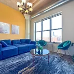 South Loop 2Br Getaway With Smart Tvs & Optional Parking Near Mccormick Place, Museum Campus & Downtown
