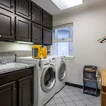 Lakeview East Apartment *