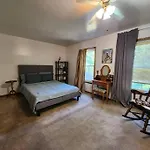 2 Bedroom Home 6 Mins To United Center With Parking