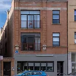 Flexhome Ukrainian Village • 2Br • Walkable + Private Balcony - Sleeps 6