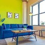 Spacious 2br South Loop With Skyline View, Optional Parking And Gym Access Near Mccormick Place And Soldier Field * Chicago