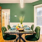 Wrigley 4Br Home, Sleeps 10