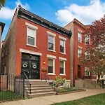 Urban Chic Logan Square Retreat With Free Parking