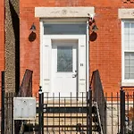 Cosy Room Near Medical District With Private Balcony