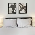 Great Location-Lincoln Park Wrigleyville And Parking