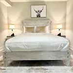 1F Modern Comfort In The City