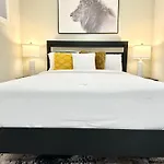 1F Modern Comfort In The City
