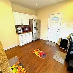 Fully Equipped Cozy 4/5 Br Apartment *