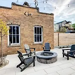 Stylish 2Br Stunner In Unbeatable Location