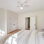 Spacious 4Br With Outdoor Oasis