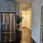 The Chicago Retreat Just 10 Mins From Chicago Bulls Arena