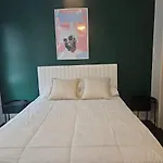 The Chicago Retreat Just 10 Mins From Chicago Bulls Arena