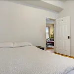 West Loop Entire Apt
