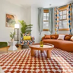 Designer Apt Billiards Private Patio 1 Parking