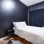 Vogue Bucktown Apartment *