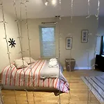 1 Bedroom Unit With 1 Free Garage Parking