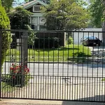Exquisite Rogers Park 1 Bedroom, 1 Bath Apartment Near Evanston