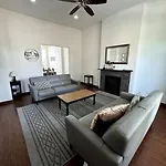 Large Single Family Home 7 Bedrooms