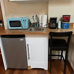 Spacious Studio Unit In Wicker Park