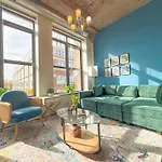 Mccormick Place Beautiful 2Br Apartment With Optional Parking Sleeps Up To 8 Near Soldier Field, Grant Park And Lakefront Trail