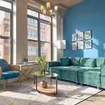 Mccormick Place Beautiful 2Br Apartment With Optional Parking Sleeps Up To 8 Near Soldier Field, Grant Park And Lakefront Trail