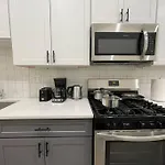 Flexible Room Choices & Modern Amenities !