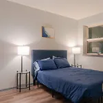 1Br Gem In Prime, Vibrant Location Walk To Dining