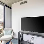 Freshly Minted 2Br - Elegance & Comfort In Central Chicago