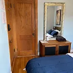 Blue Room In Dorothy\'S Bnb