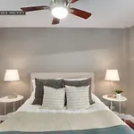 Cozy Condo Sleeps 4