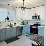 Apartment Cozy & Near Downtown & Hyde Park
