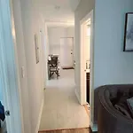 Cozy & Near Downtown & Hyde Park