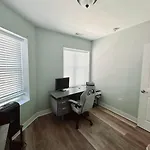 Cozy & Near Downtown & Hyde Park Apartment *