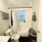 Apartment Cozy & Near Downtown & Hyde Park *