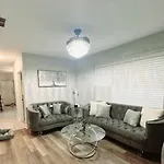 Cozy & Near Downtown & Hyde Park Apartment Chicago