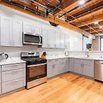 201Loft Downtown Spacious Loft Sleeps 10