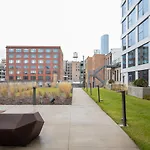 W Loop Studio W Gym Pool In Heart Of Greektown Chi-532