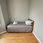 Homestay Wonderful Close To Downtown - Free Parking *