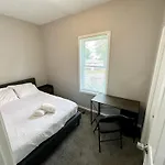 Homestay Wonderful Close To Downtown - Free Parking *