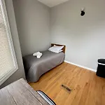 Wonderful Close To Downtown - Free Parking Homestay Chicago