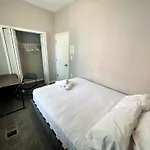 Homestay Wonderful Close To Downtown - Free Parking