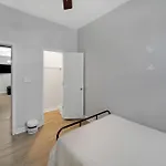 Heart Of 4 Bedroom Chicago