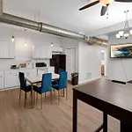 Heart Of Chicago 4 Bedroom