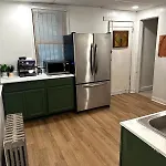 Comfy & Modern 3 Bedroom Home I Med District I Free Parking O
