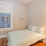 Chic & Cozy 4Br Apt In Lakeview Near Wrigley Field