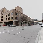 W Loop 2Br W Pool Gym Lounge Nr L Chi-748